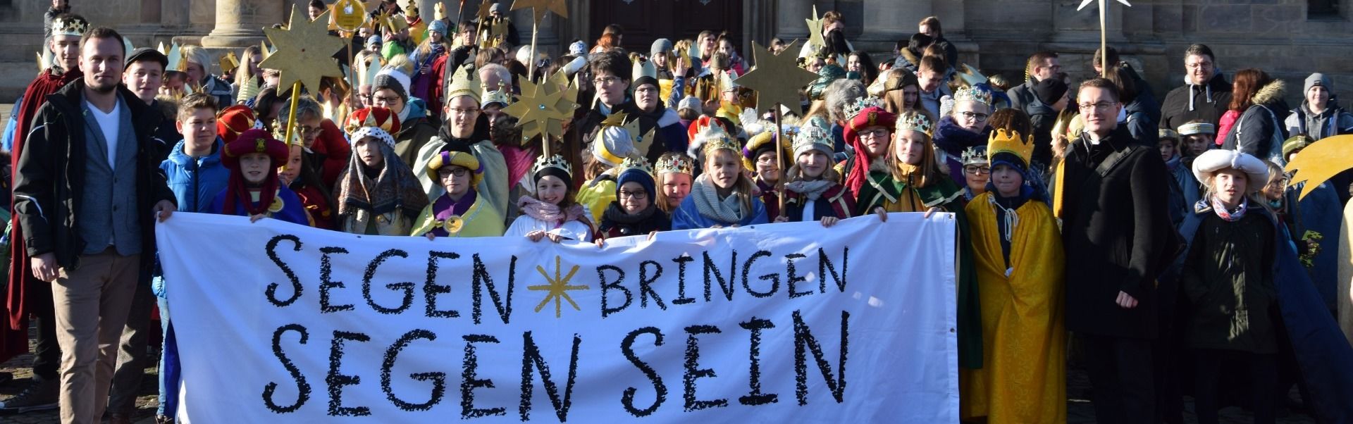 Bischof Gerber sendet im Dom zu Fulda die Sternsinger aus