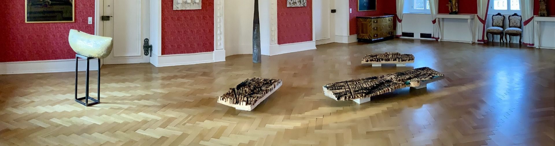Arbeiten des Künstlers Jan Polacek sind gegenwärtig im Fuldaer Bischofshaus zu sehen. Die Ausstellung ist am 27. April (Sonntag) von 15 bis 17 Uhr für die Öffentlichkeit zugänglich.