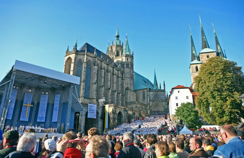 Bistum Fulda Messe auf dem Erfurter Domplatz