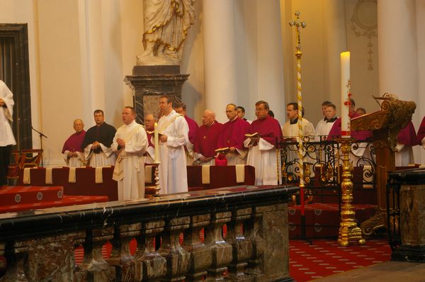 Bistum Fulda Priesterweihe im Fuldaer Dom