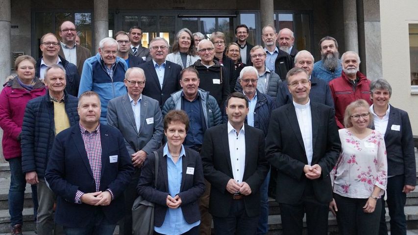 Bischof Dr. Gerber zum Antrittsbesuch auf der Vollversammlung des Katholikenrates