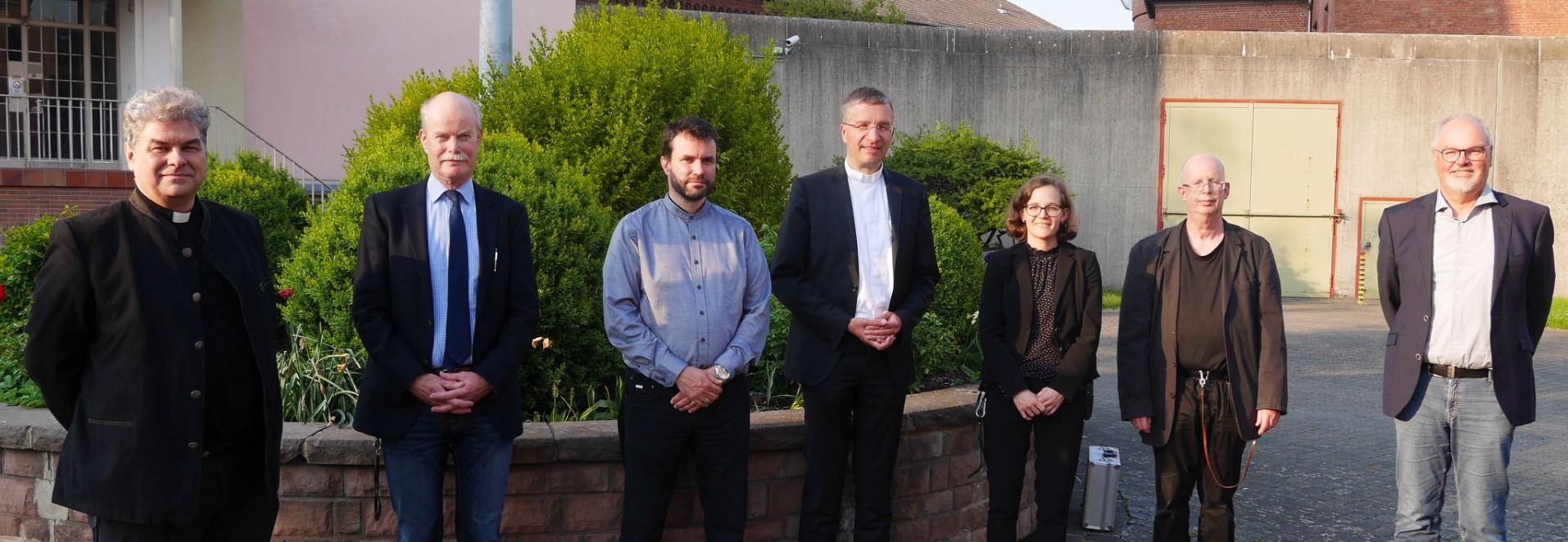 v.l.n.r.: Pfarrer Thomas Seifert, Leitender Regierungsdirektor Jörg-Uwe Meister, Pastoralreferent Michael Kullinat, Bischof Dr. Michael Gerber, Pastoralreferentin Sarah Benkner, Diakon Dietrich Fröba, Dr. Andreas Ruffing. Foto: Bistum Fulda / Dr. Peter Zürcher 