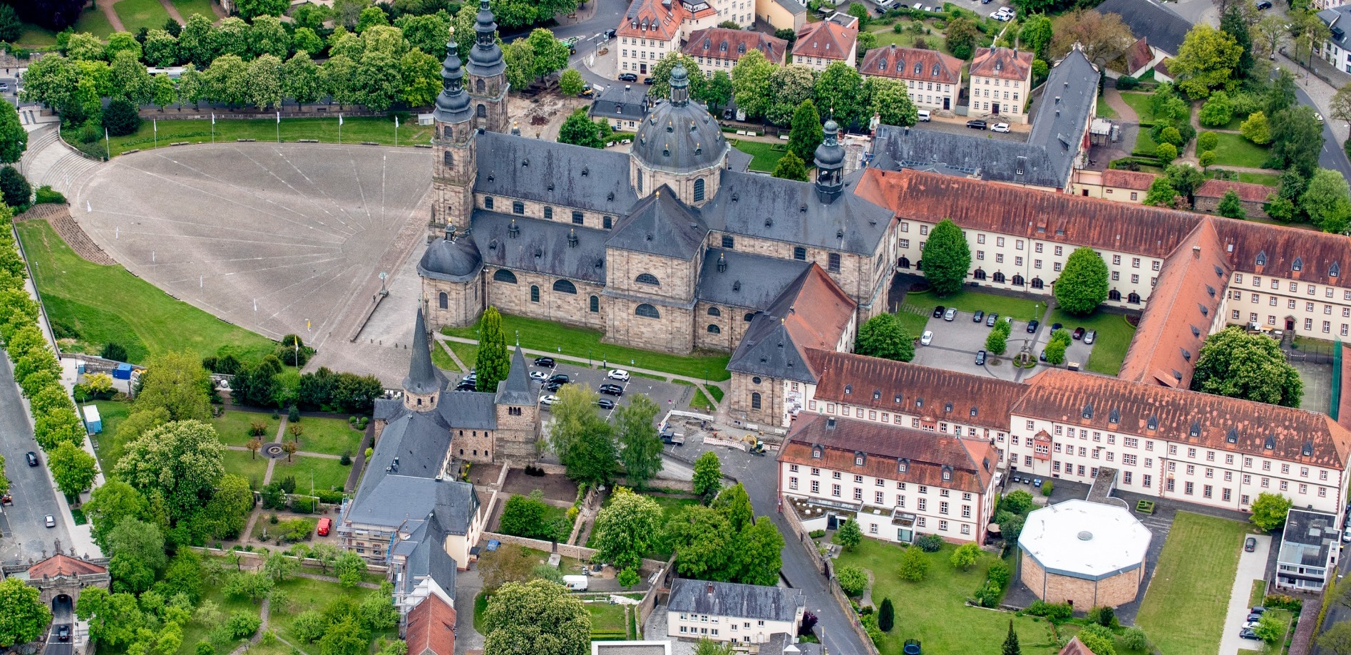 Mit dem neu entstehenden Campus am Eduard-Schick-Platz öffnen sich das Konventsgebäude und die Theologische Fakultät Fulda als Seminar-, Bildungs- und Tageszentrum einer breiten Öffentlichkeit und neuen Zielgruppen. Foto (Archiv) Bistum Fulda / Hendrik Urbin