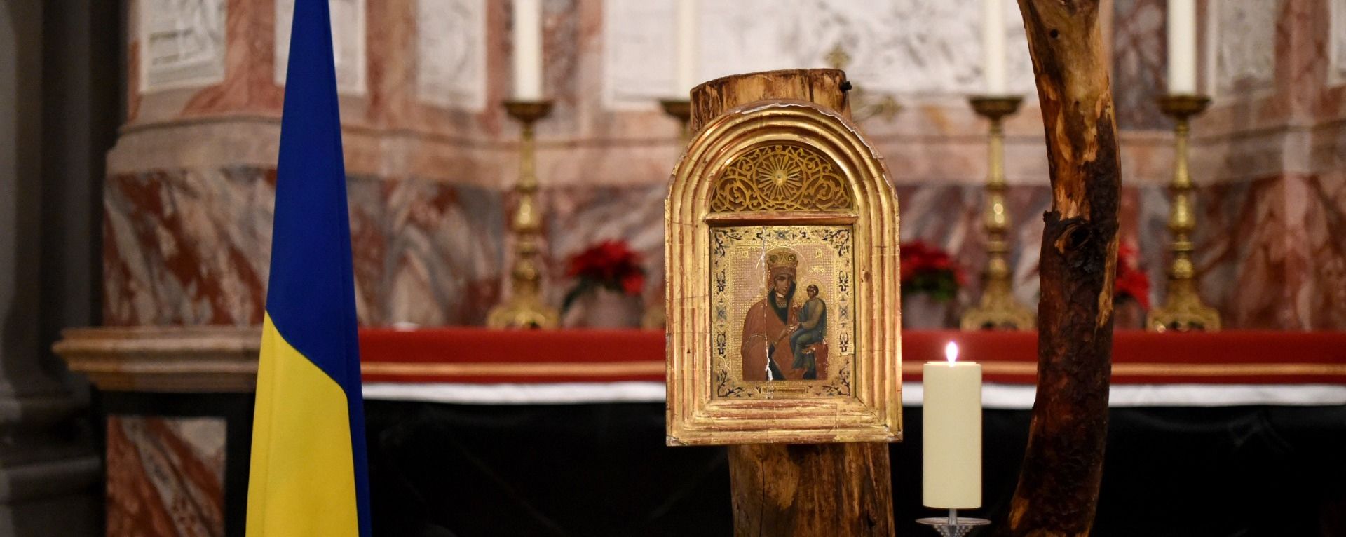 Ukrainische Ikone schenkt Hoffnung: Gedenkort im Fuldaer Dom als Zeichen der Solidarität. Foto: Bistum Fulda / Marzena Seidel     