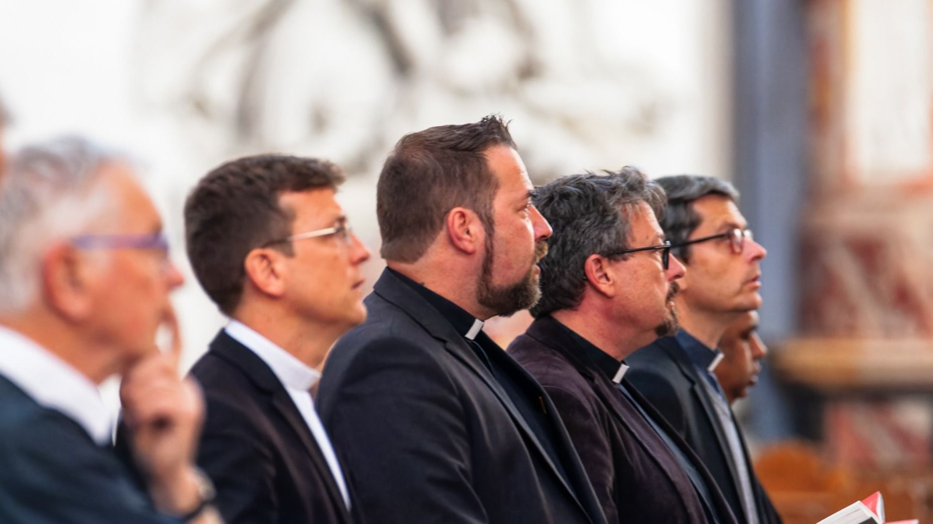 Am Tag der Priester und Diakone des Bistum Fulda gab es am Dienstag einen gemeinsamen Gottesdienst mit Bischof Dr. Michael Gerber im Fuldaer Dom. Foto: Bistum Fulda / Burkhard Beintken  