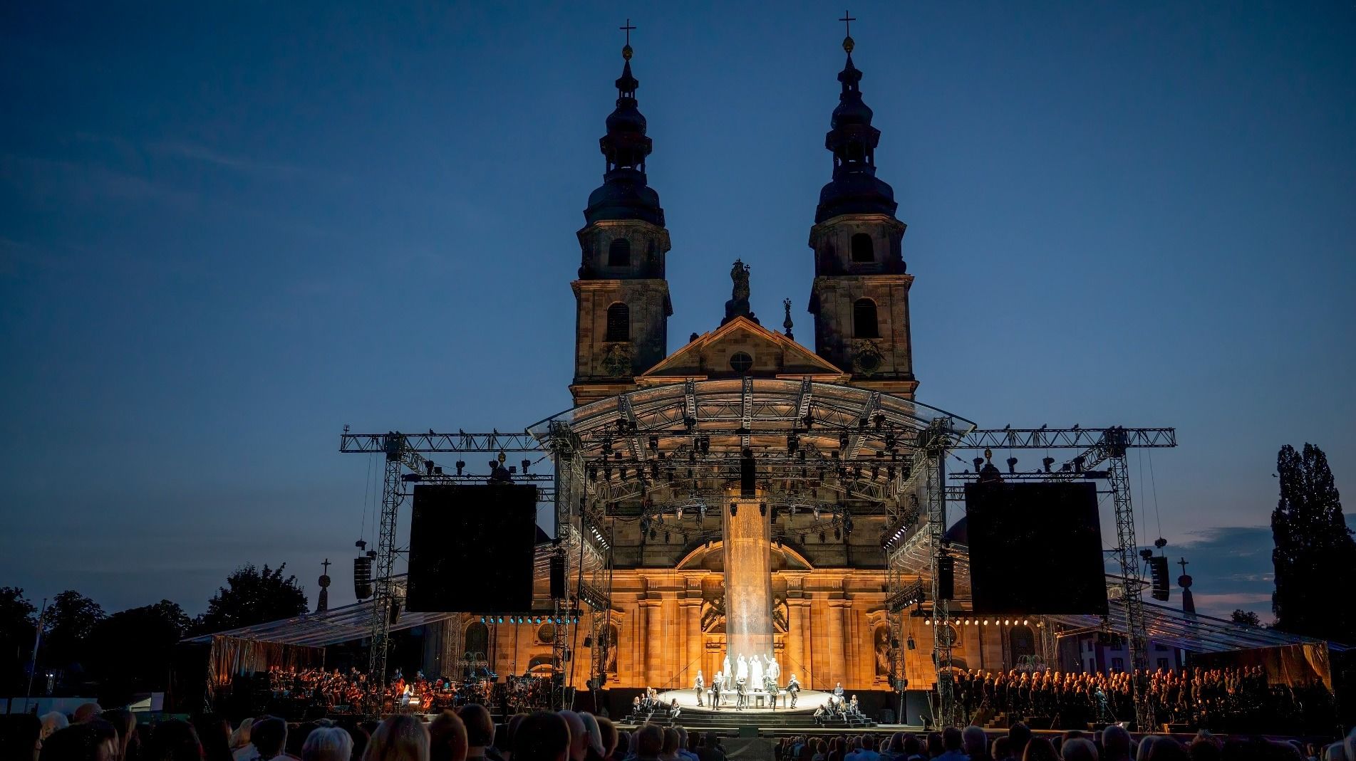 Bonfatiusmusical auf dem Fuldaer Domplatz. Foto: Bistum Fulda / M. Engel