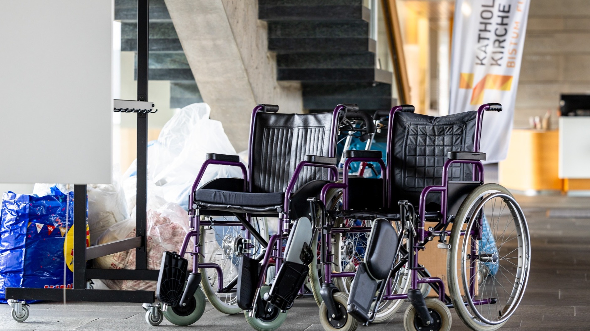 Hilfs-AG im Bistum Fulda sammelt Gehhilfen, Rollatoren und Rollstühle. Foto: Bistum Fulda / Burkhard Beintken
