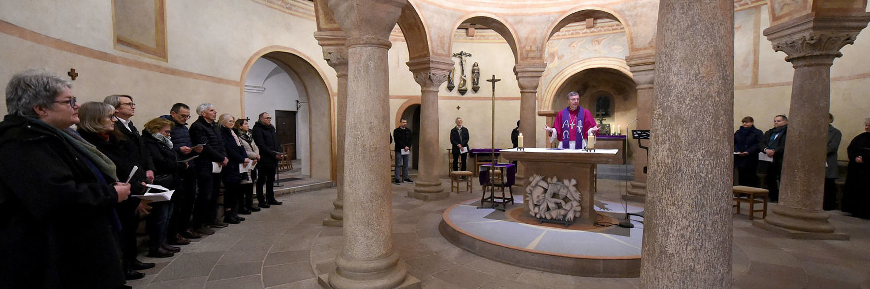 Ein Wortgottesdienst in der Michaelskirche mit Bischof Dr. Michael Gerber bildete den Auftakt des „Aschermittwochs der Künste“. 