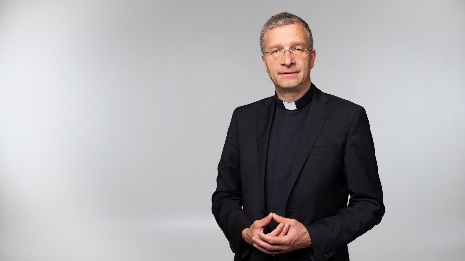 Bischof Dr. Michael Gerber gratuliert Bundeskanzler Friedrich Merz und seiner neuen Regierung und wünscht ihnen Gottes Segen. In persönlichen Schreiben gratuliert er mehreren neuen Amtsträgern mit Bezug zum Bistum Fulda und hebt die Bedeutung der Rede von Papst Benedikt XVI. im Bundestag 2011 hervor. Foto (Archiv): Bistum Fulda / Salih Usta