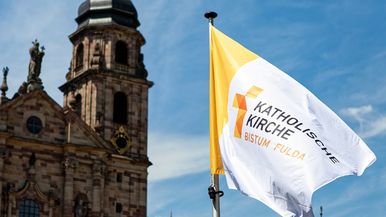 Aus seinem Nothilfefonds spendet das Bistum Fulda 15.000 Euro für die Menschen im Gazastreifen. Die Gelder gehen direkt an Caritas International.