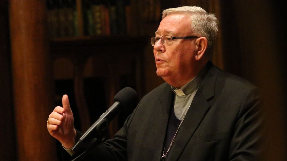 Der Luxemburger Erzbischof Jean-Claude Kardinal Hollerich SJ, Träger des diesjährigen Winfried-Preises der Stadt Fulda, sprach 2022 im Auditorium maximum der Theologischen Fakultät Fulda über die weltweiten Synoden zur Synodalität.