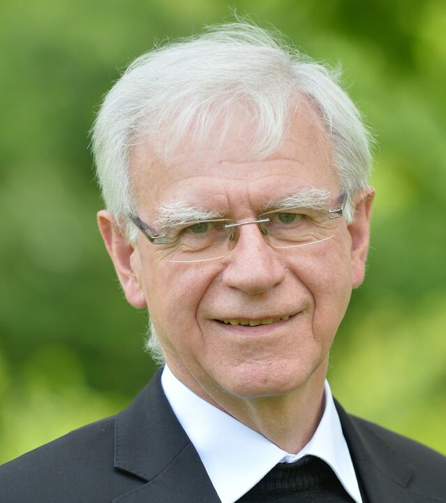 Prof. Dr. Gerhard Stanke.