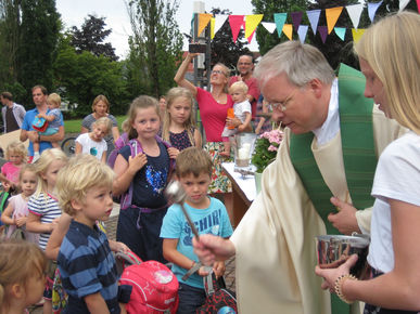 Sommergarten mit Familiengottesdienst 