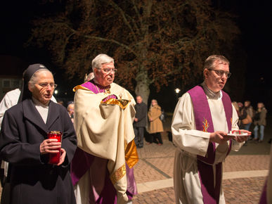 Profanierung der Gott-Vater-Kirche